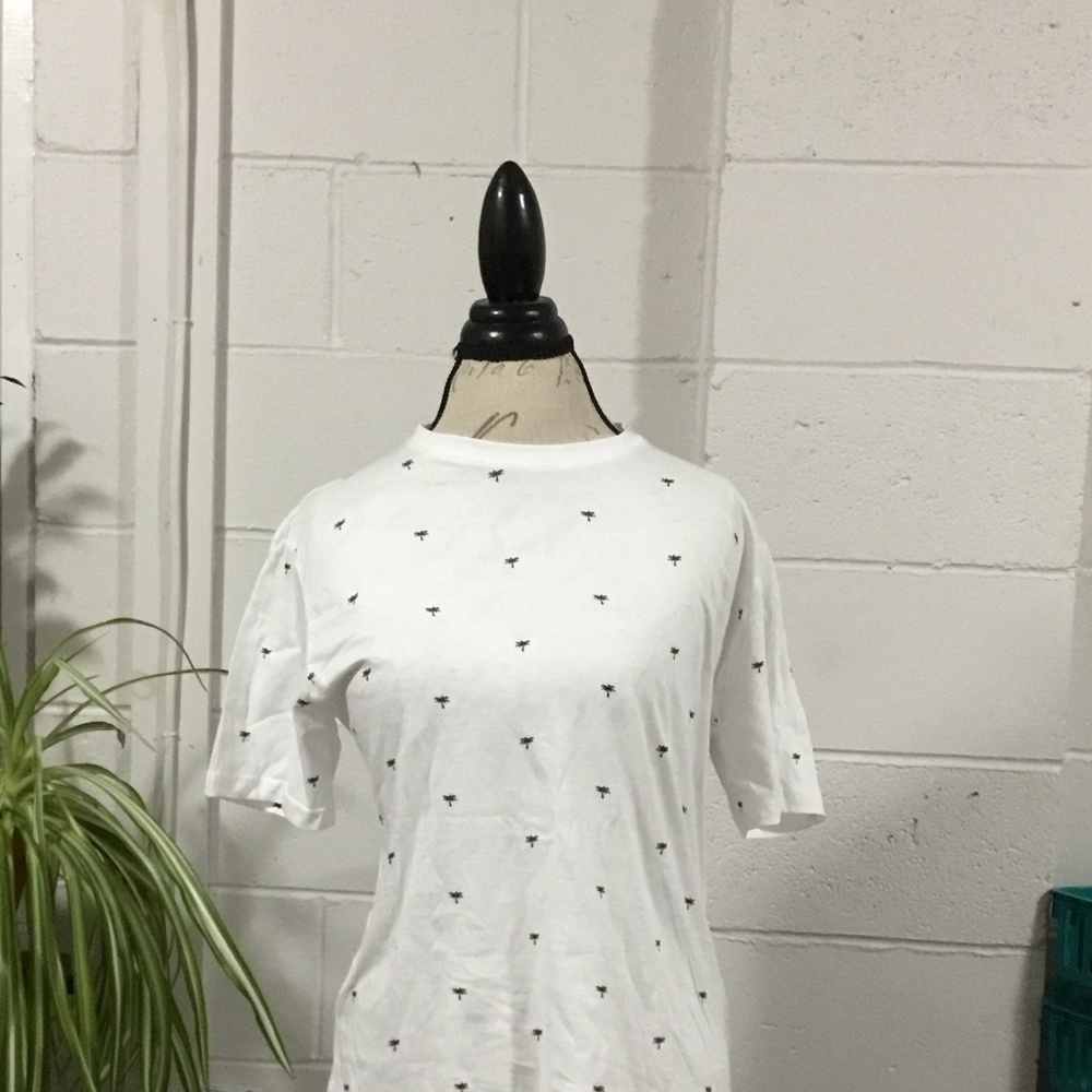 Brand New Denim & Flower Palm Tree Shirt! Size M, White & Black 🌴